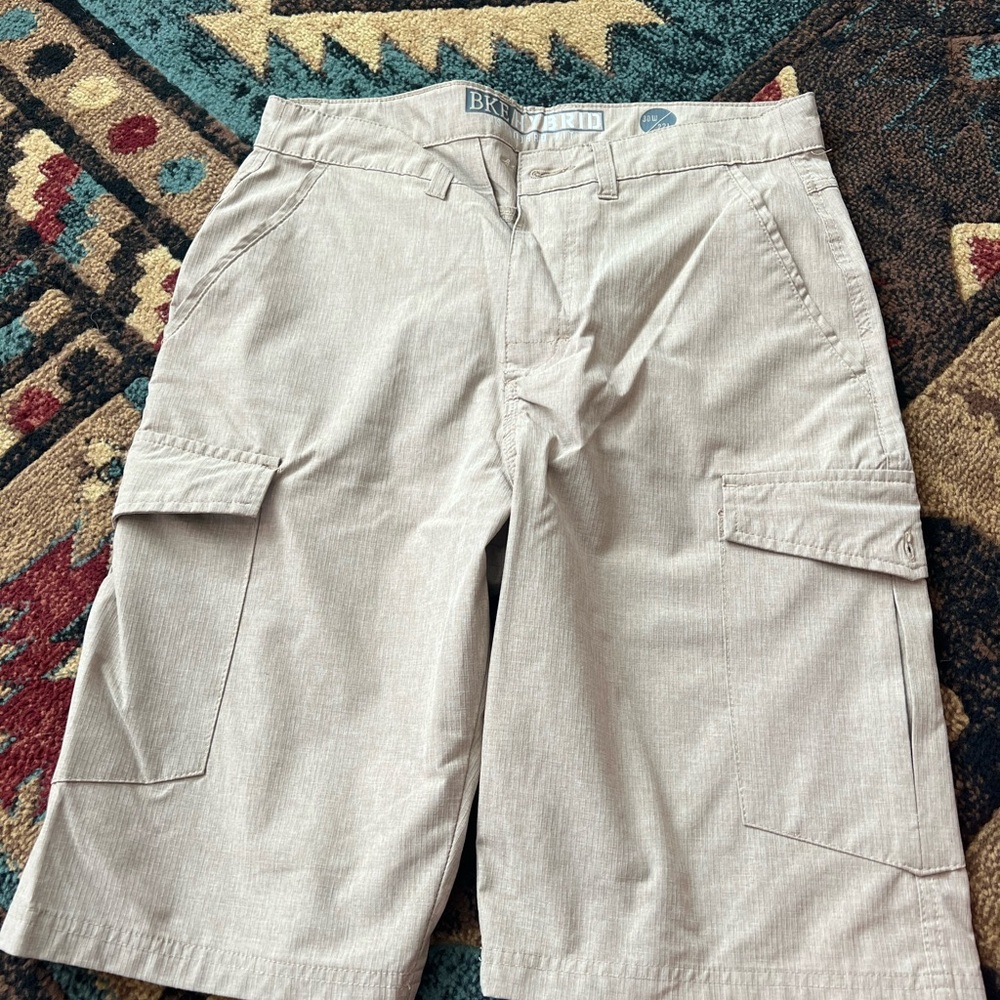 BKE HYBRID 
Standard Fit